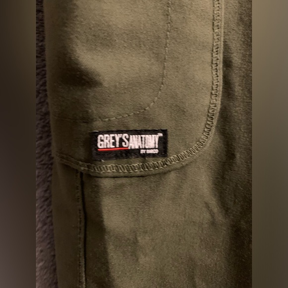 Grey’s Anatomy, Olive Green extra small women, scrubs like new condition - Picture 5 of 5